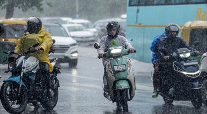 हरियाणा-पंजाब के इन इलाकों में बहुत भारी बारिश का अलर्ट, जानें दिल्ली-NCR के मौसम पर क्या है अपडेट